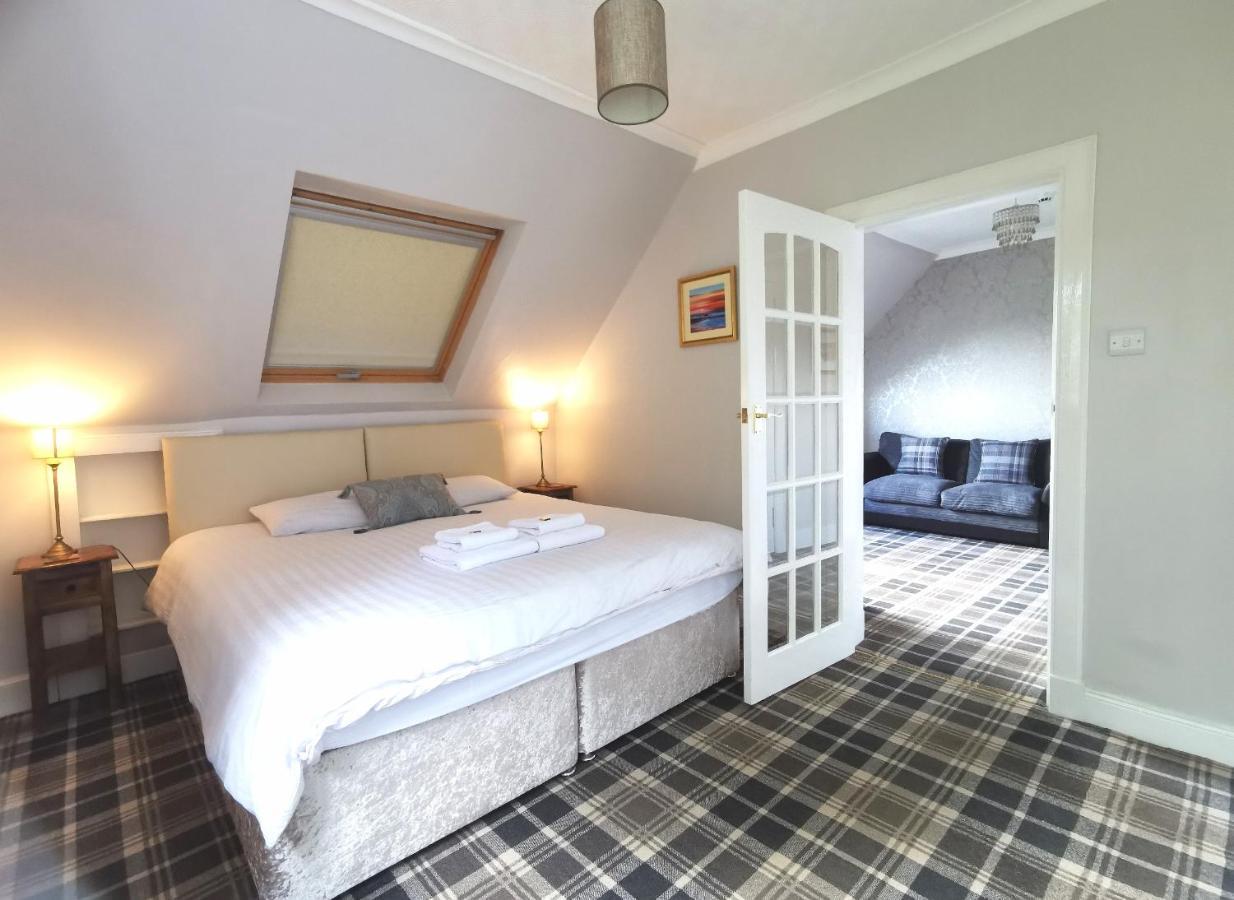 The Knowe Guest House Каландър Екстериор снимка