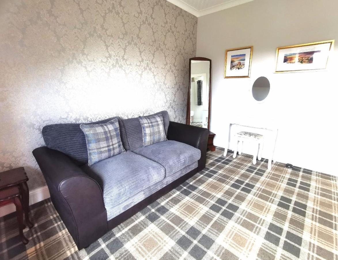The Knowe Guest House Каландър Екстериор снимка